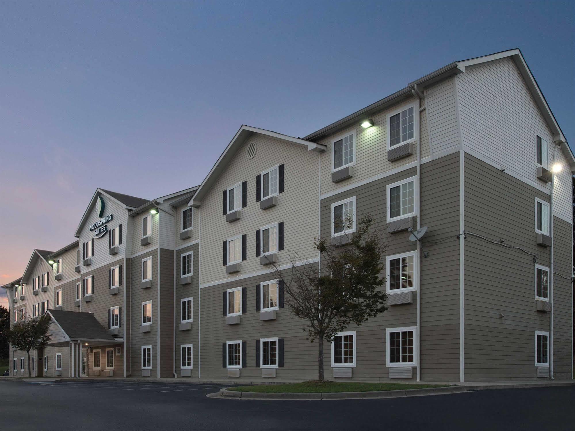 Woodspring Suites Augusta Fort Eisenhower Esterno foto